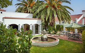Deux Freres Wine Estate & Luxury Villas